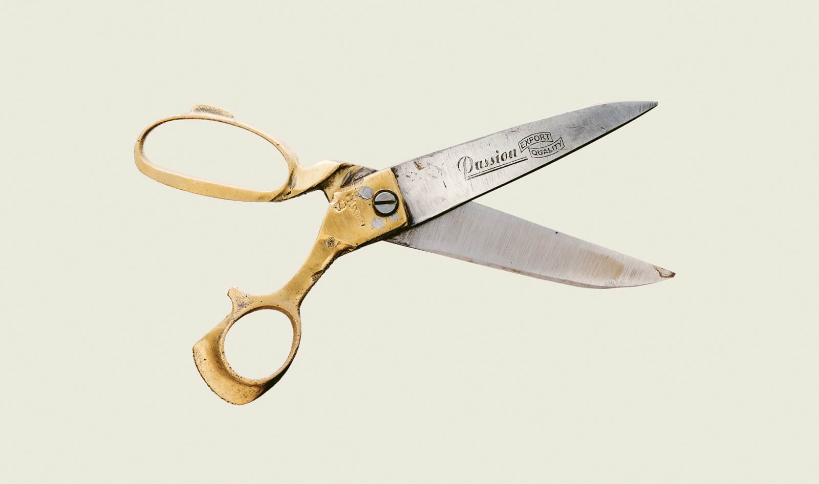 “Everything from the balance and the weight of a pair [of scissors] in your hand is crucial to the ease and efficiency of carrying out different tasks.” Abigail Booth of Forest + Found, a creative partnership she founded in 2014 with fellow artist Max Bainbridge. COURTESY: Lol Keegan