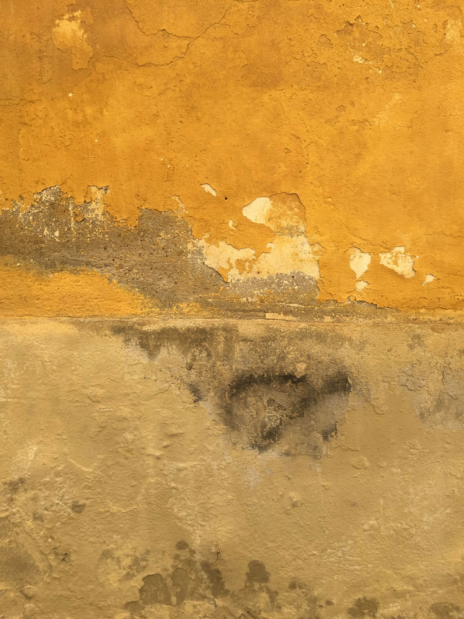 A decaying building in Florence COURTESY: Hannah Skevington