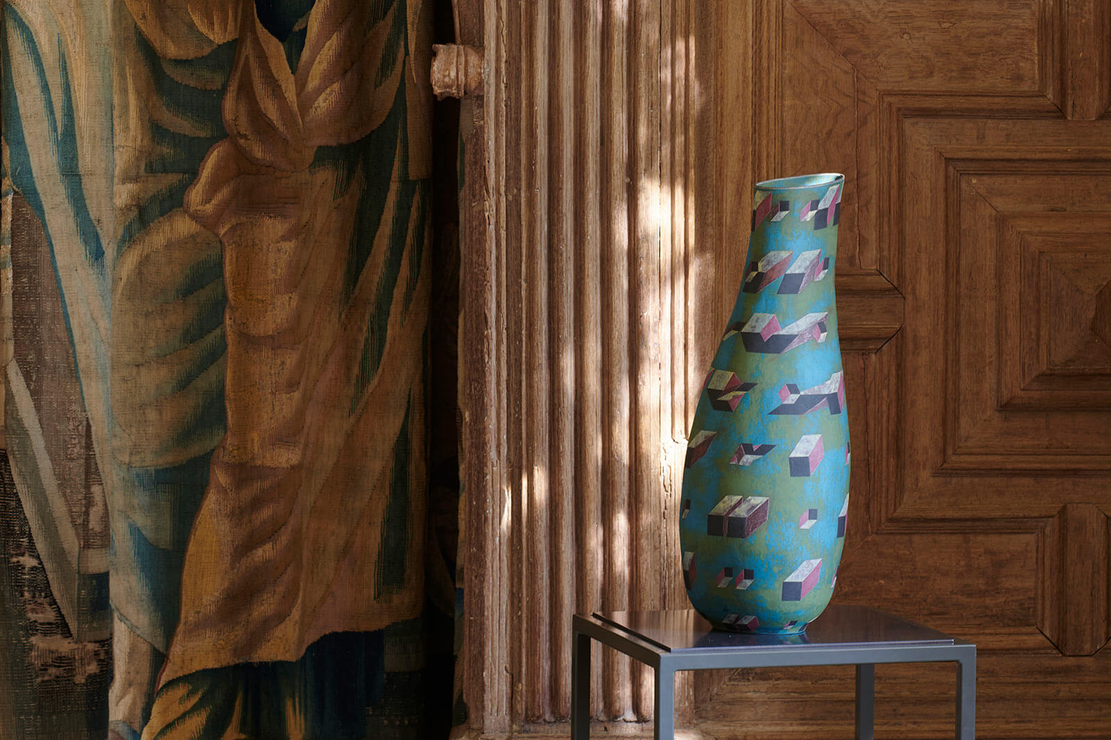 Elizabeth Fritsch, 'Blown Away Vase; Collision of Particles', 2008, in the Great Hall, Parham House COURTESY: Adrian Sassoon