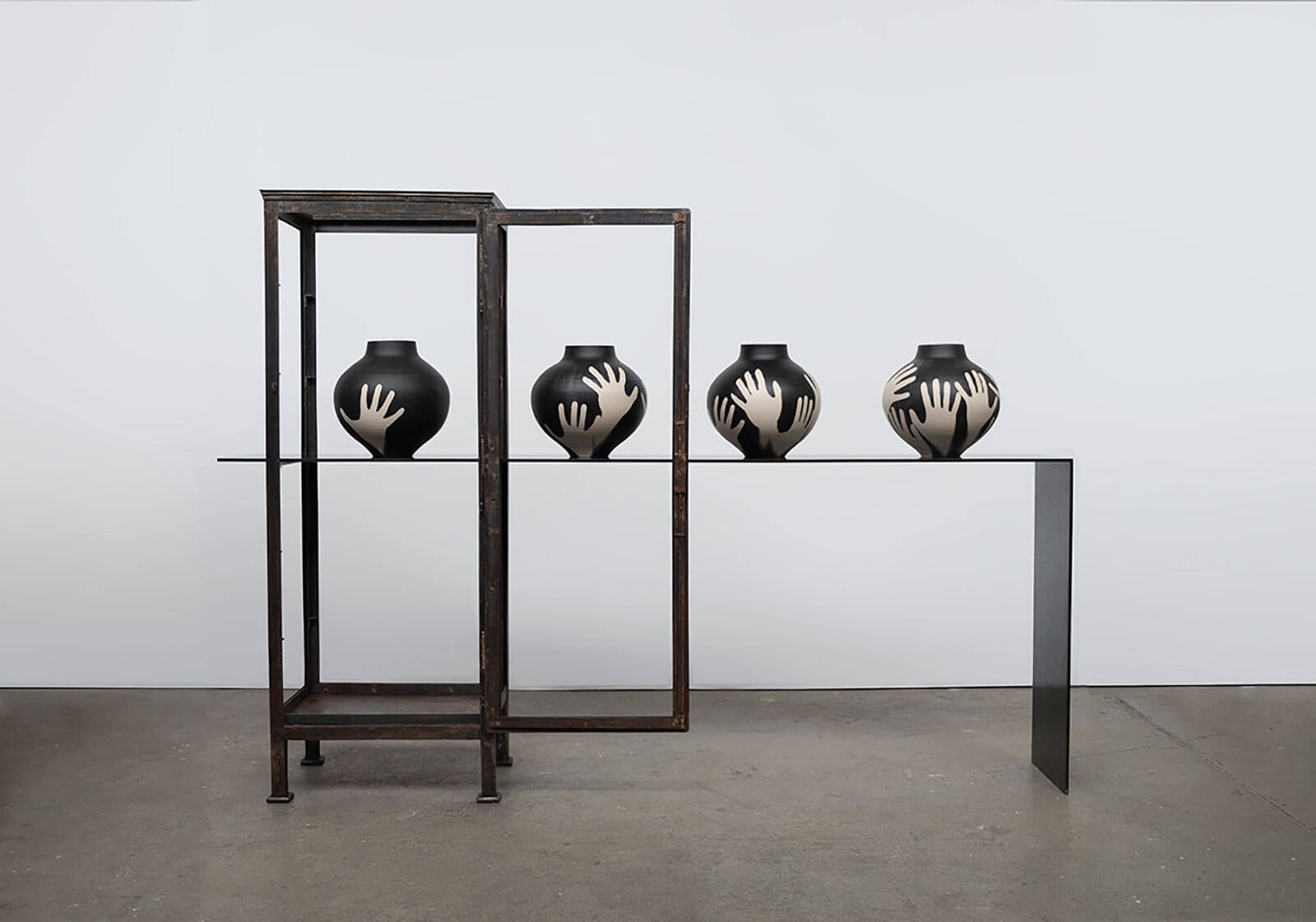 JAMESPLUMB and Glithero, 'Within. Upon. and Hold Me - Moon Jar', 2021 (detail) COURTESY: Gallery FUMI