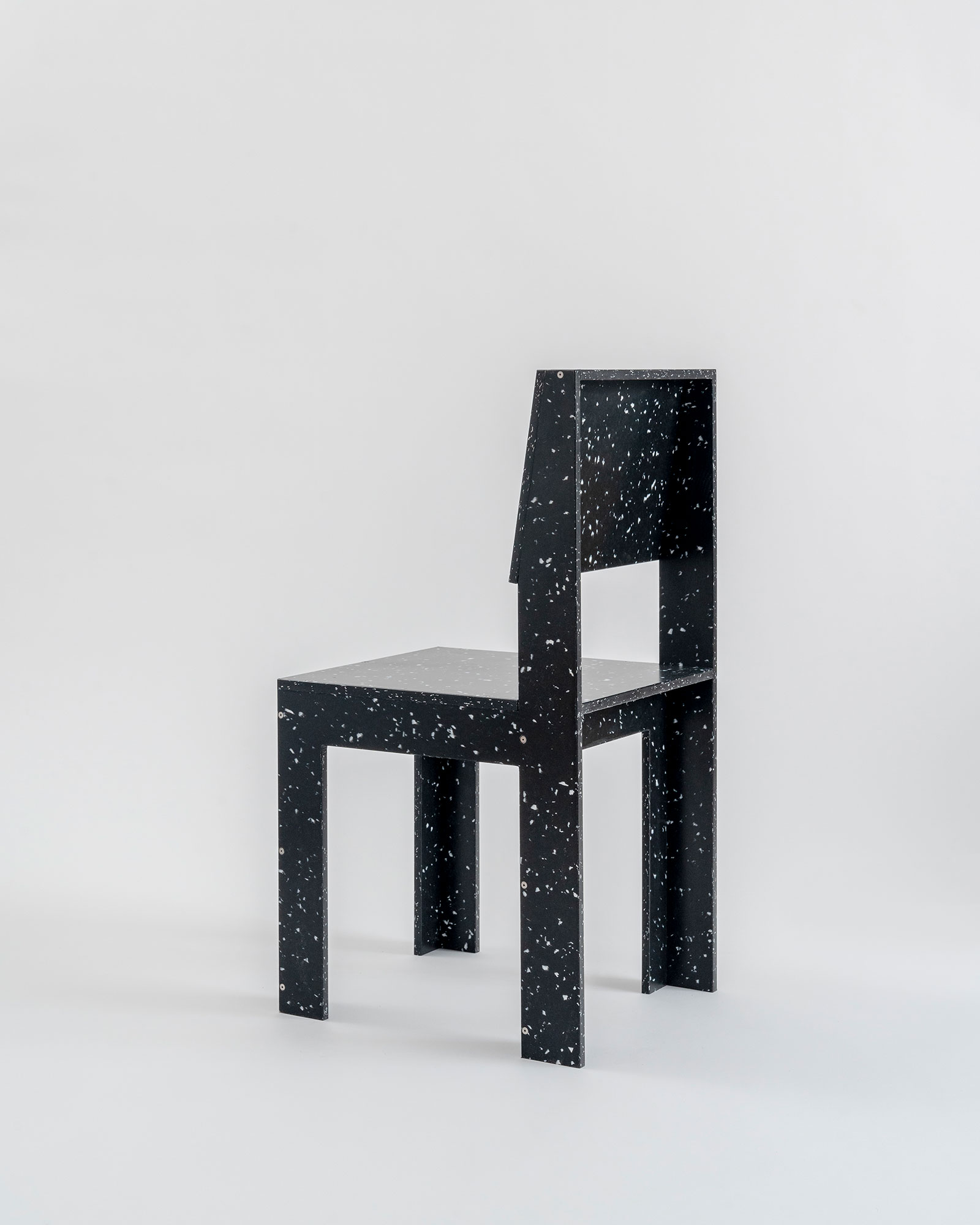 Jane Atfield, 'RCP2' chair, 1992, 2022 COURTESY: Jane Atfield & Emma Scully gallery / PHOTOGRAPH: Sean Davidson