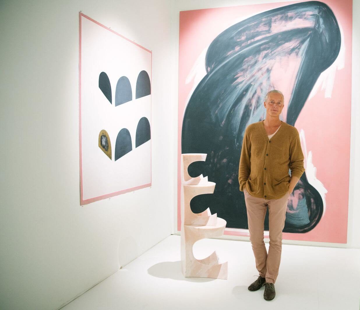Aldo Bakker with 'Sitting Table Stack', 2021 COURTESY: Jessica DiMento
