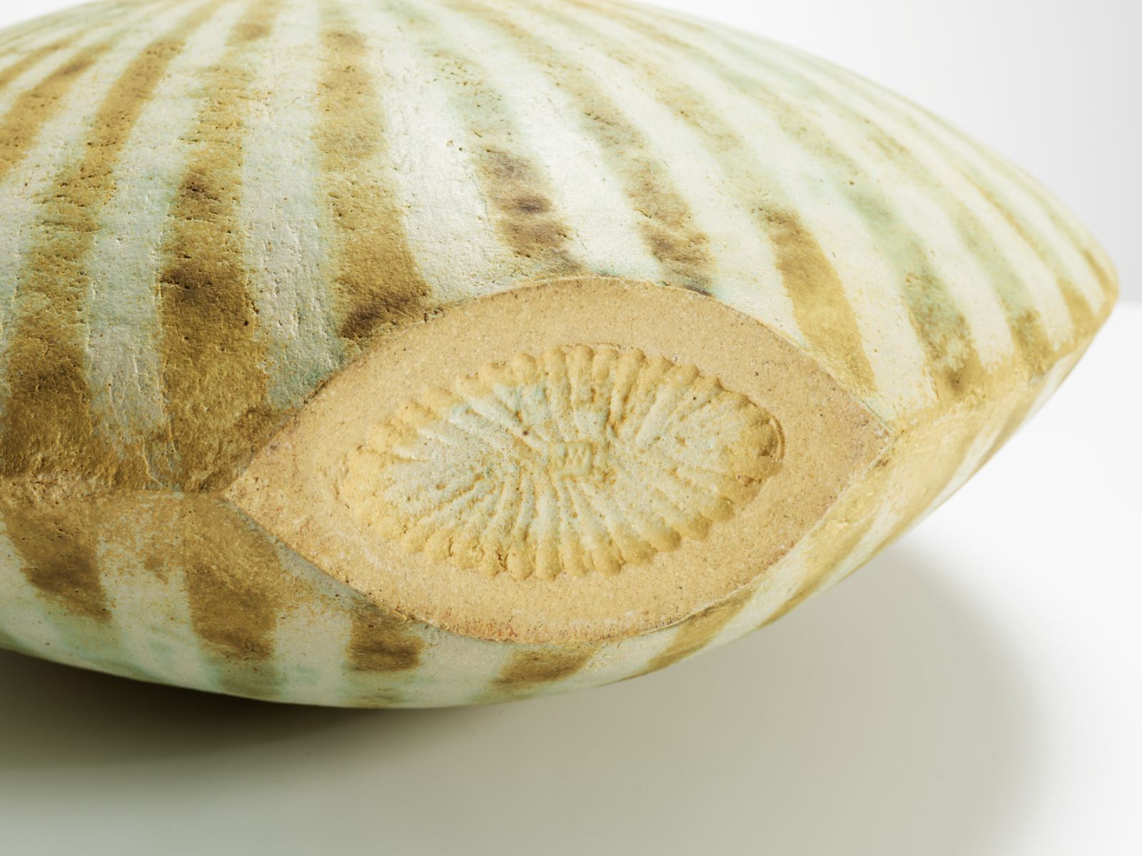 John Ward, ‘Monumental Striped Vessel’, circa 2000 (detail) COURTESY: © John Ward & Oxford Ceramics Gallery / PHOTOGRAPH: Michael Harvey