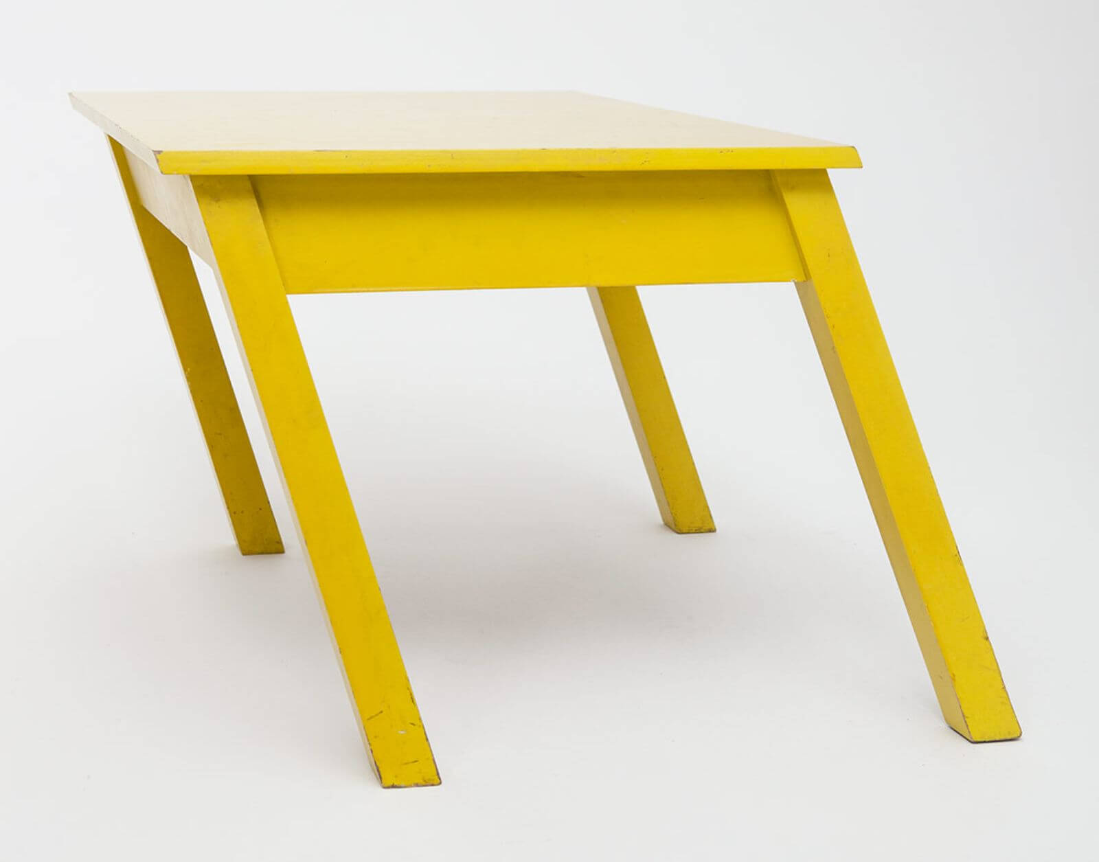 Rafael Barrios, ‘Mesa Table’, 1980 from ‘Return to Downtown’ COURTESY: Rafael Barrios, Superhouse & Magen H Gallery / PHOTOGRAPH: © Emilie Baltz