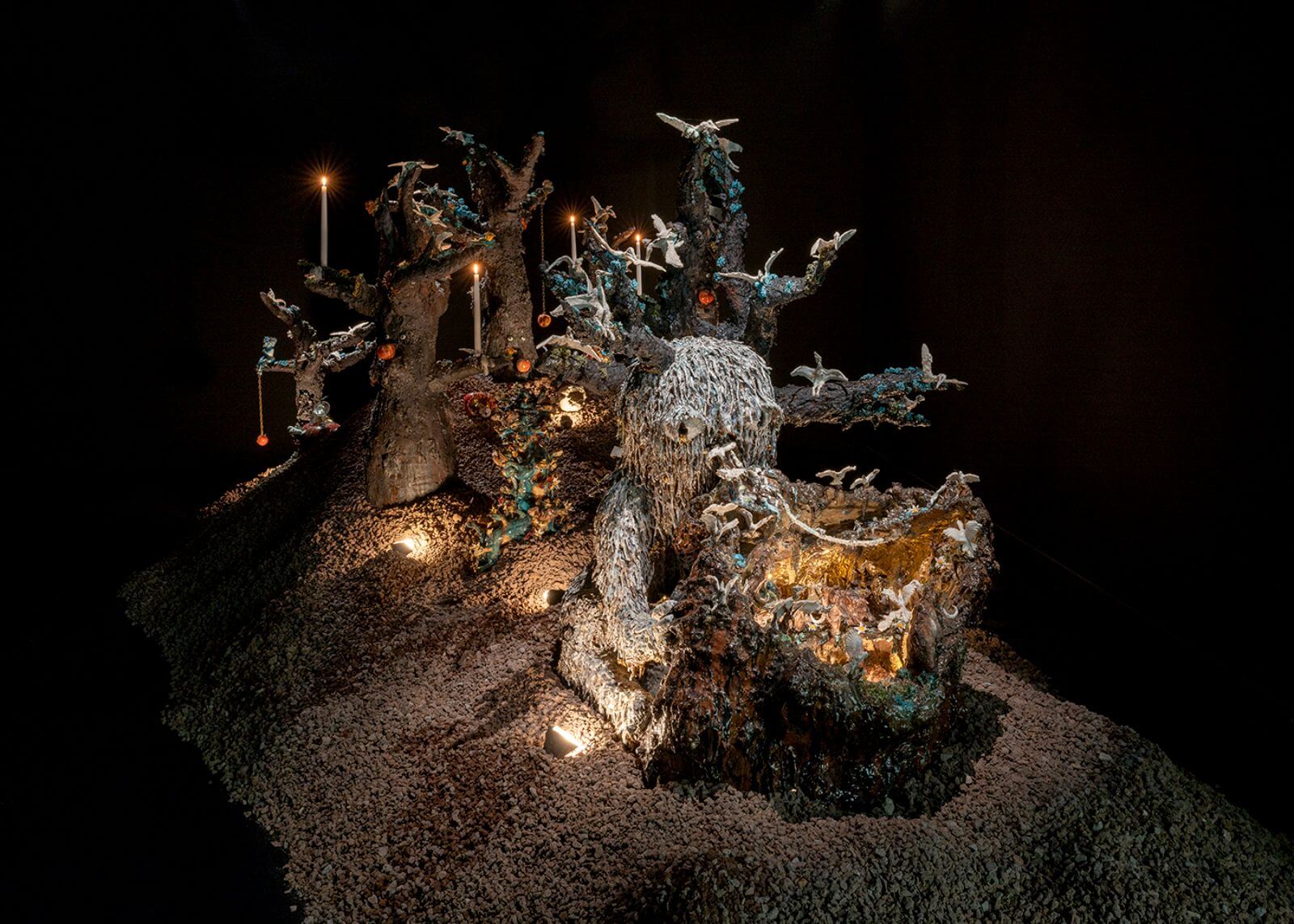 Marlène Mocquet, ‘En plein cœur [Right in the Heart]’, 2016-2017 COURTESY: Marlène Mocquet & MO. CO. / PHOTOGRAPH: Nicolas Brasseur