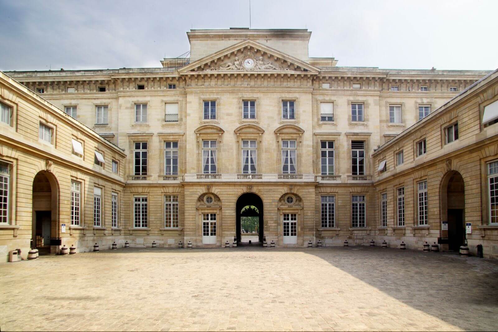 Cour d’Honneur, Monnaie de Paris COURTESY: © Monnaie de Paris