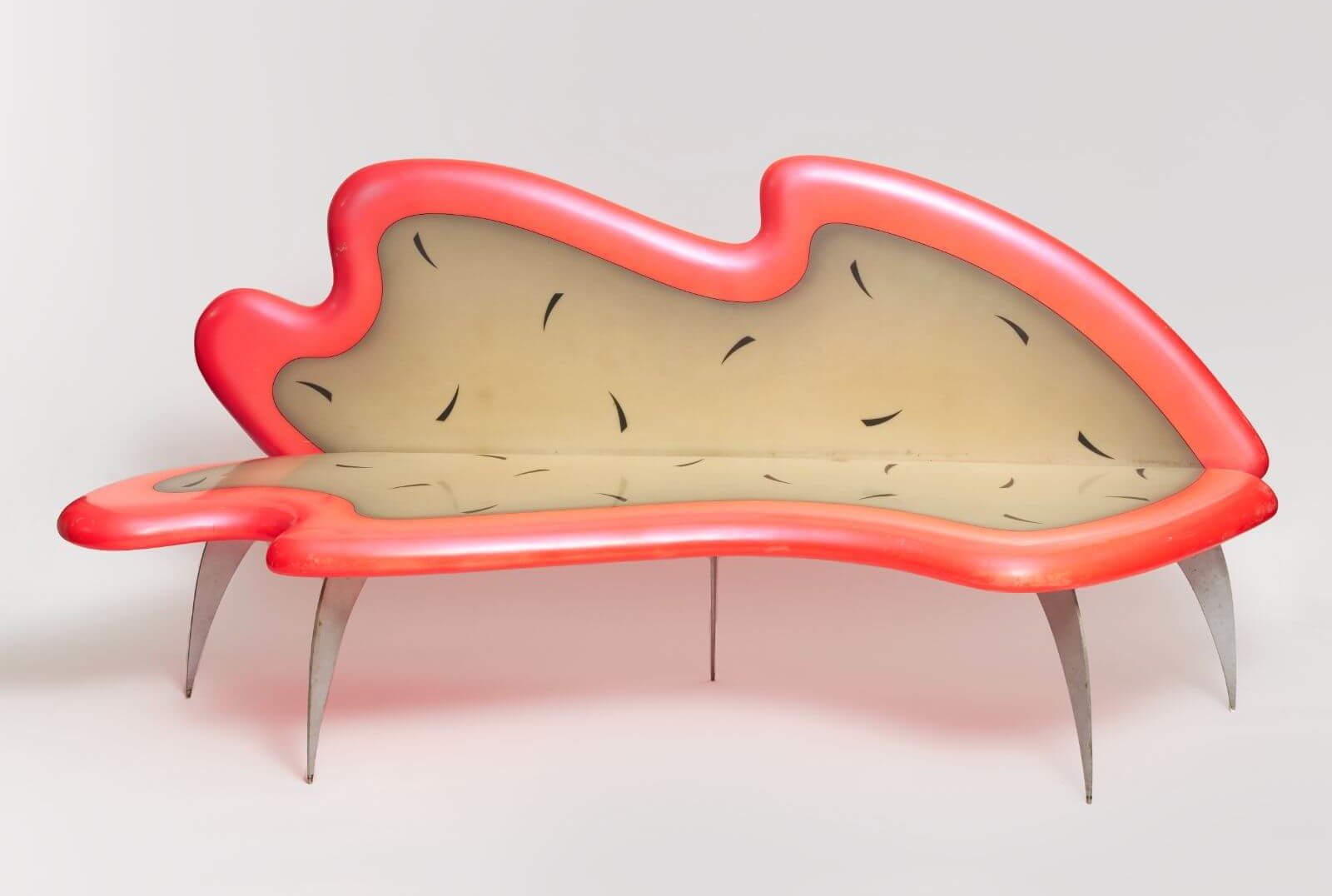 Elizabeth Browning Jackson, ‘Gloria’ bench, 1985 COURTESY: Elizabeth Browning Jackson & Superhouse / PHOTOGRAPH: Luis Corzo