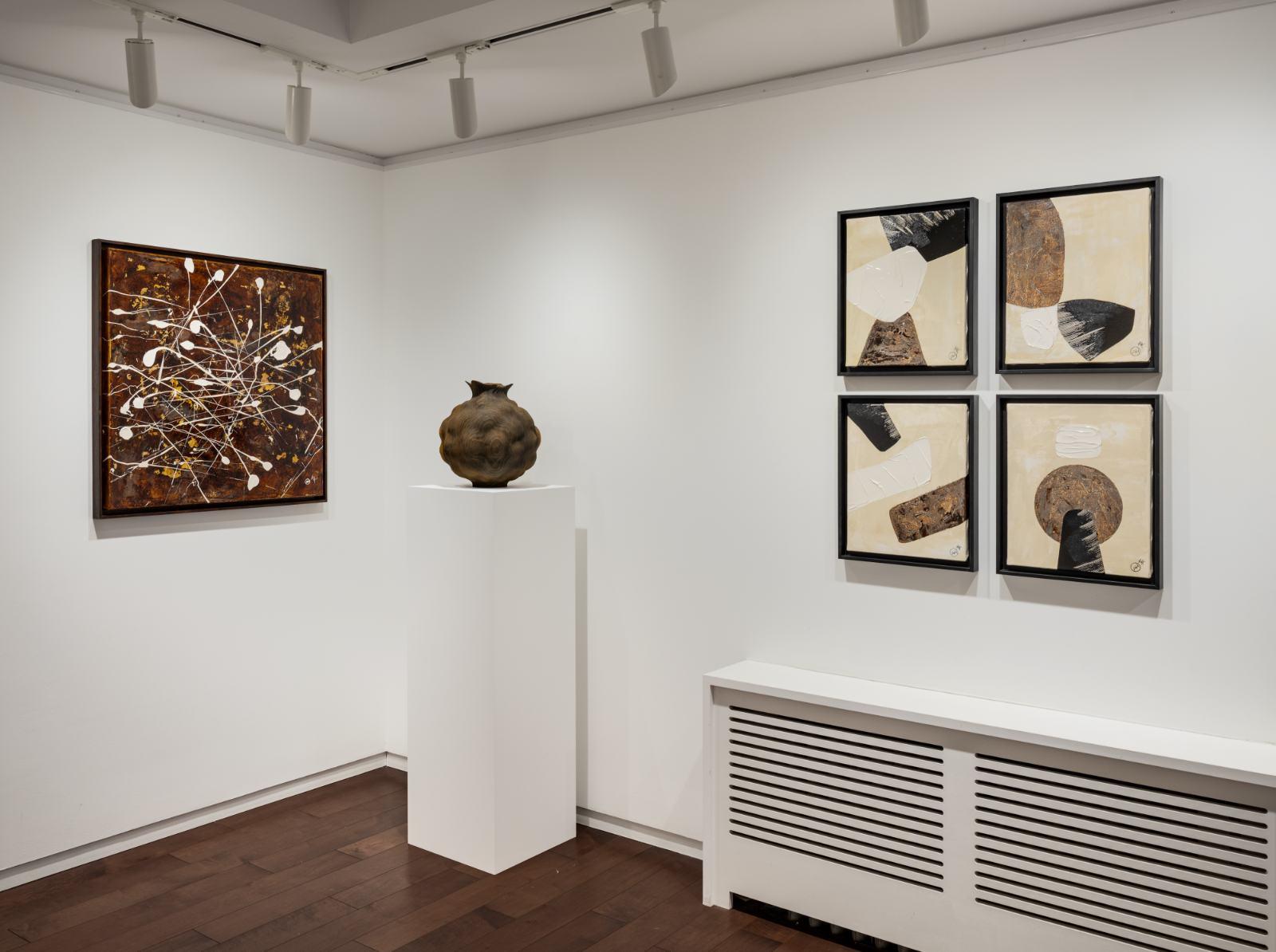 Exhibition view, ‘Aude Herlédan and Eleanor Lakelin: In Shadow and in Light’ COURTESY: Rosenberg & Co. / PHOTOGRAPHY: © Adam Reich