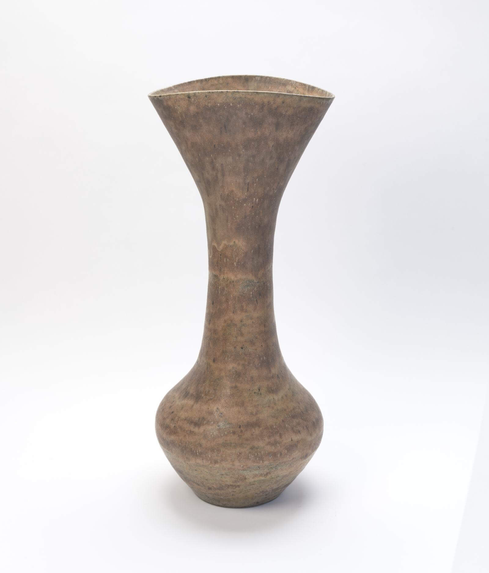 Lucie Rie, ‘Monumental vase’, circa 1969 COURTESY: © Estate of the artist / The Lucie Rie and Hans Coper Foundation / PHOTOGRAPH: Sylvain Deleu