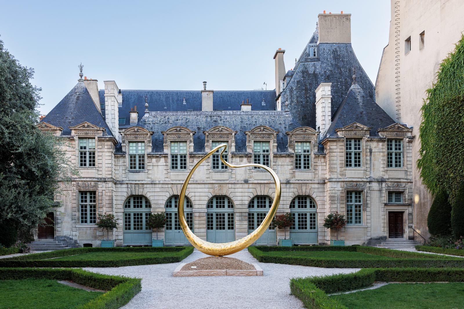 Joseph Walsh, ‘Fadó’, 2026 at Hôtel de Sully COURTESY: © The Artist / PHOTOGRAPH: © Alice Casenave