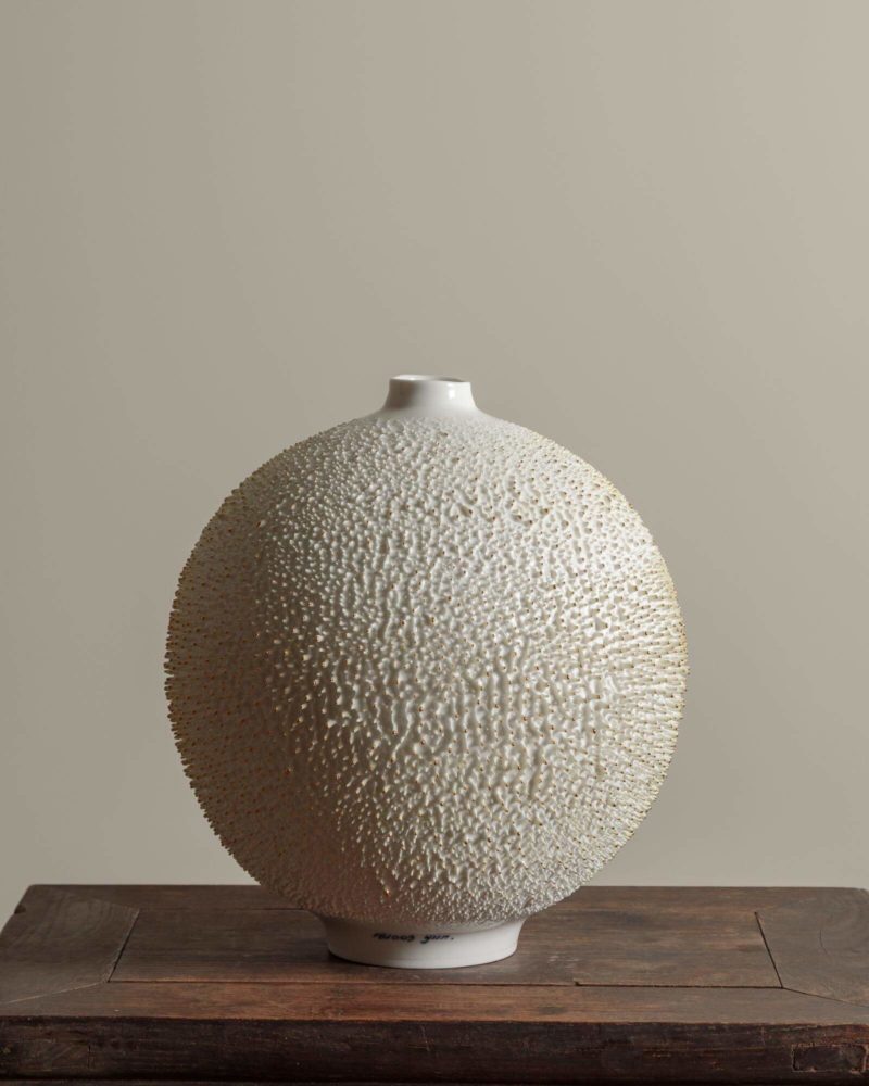 Jucheol Yun, ‘Cheomjang Moon Jar 181003’, 2018 COURTESY: Lloyd Choi Gallery & PAD London / PHOTOGRAPH: Inge Clemente